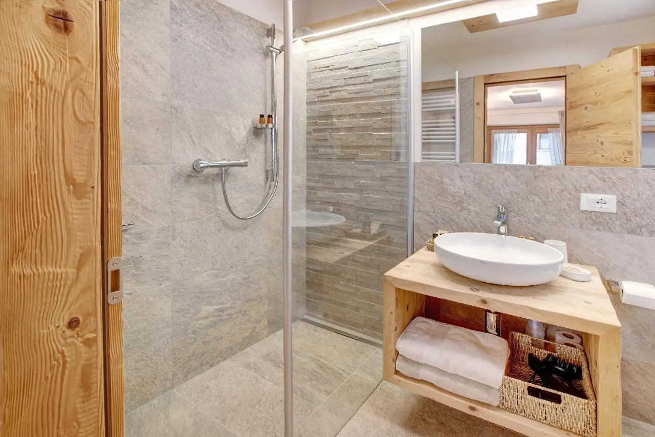 Casa Al Rin Ski Bike And Wellness Apartment Isolaccia